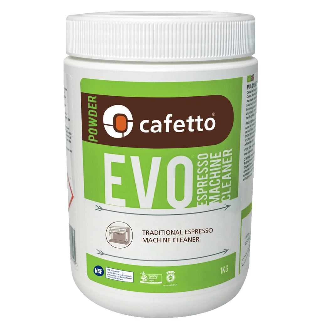 En 1 kg hvid beholder med Cafetto EVO Cleaning Powder fra Cafetto, specielt til halvautomatiske espressomaskiner. Den har logoet, produktnavnet og brugsvejledningen til tilbageskylning af traditionelle espressomaskiner.