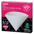 En æske Hario Papirfiltre kaffefiltre, kegleformede og biologisk nedbrydelige til 02-drypperen. Indeholder info på japansk/engelsk, FSC-mærke, V60-logo og 40 filtre til 1-6 kopper. Varemærke: Hario.