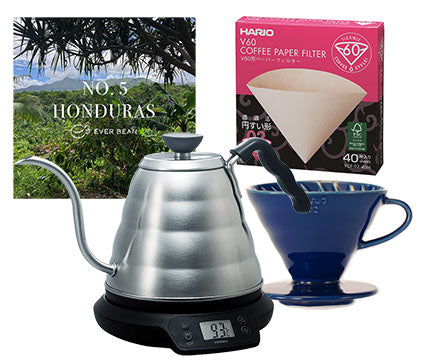 Introduktion til EverBean Startup · Filter, Medium for pour-over kaffe-entusiaster: et bryggesæt med en slank metallisk svanehals-kedel på en digital base, en smart blå keramisk drypper, V60 kaffepapirfiltre og udsøgt "No. 5 Honduras" kaffe. Øg din produktivitet med hver bryg.